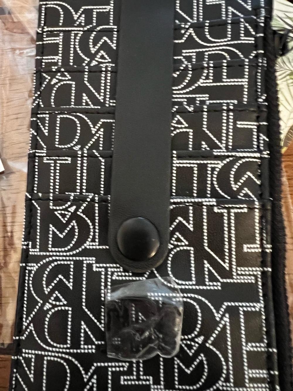 Badgley Mischka Black and White Logo 5 slot Card Holder